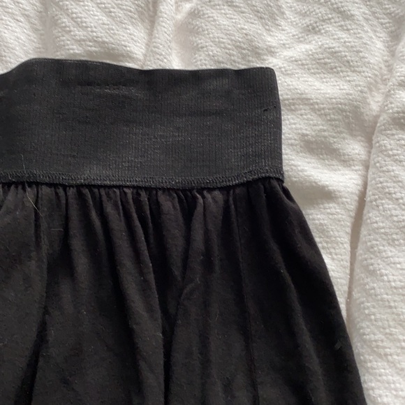 H&M black flowy skirt - Picture 2 of 2